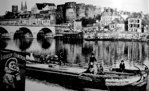 Transport_Cointreau