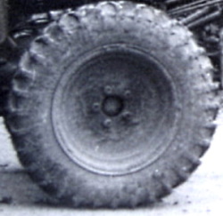 retour des pneux caoutchouc motoculteur 1950