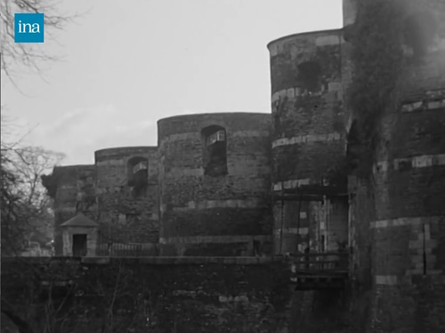 Angers_chateau_tours