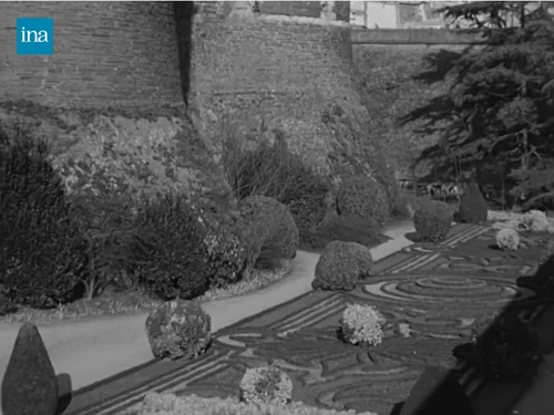 Angers_jardins_douves