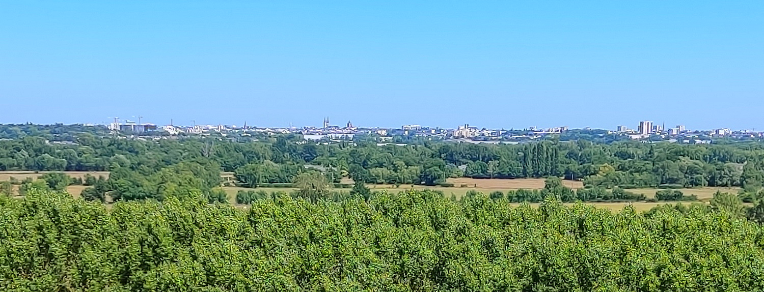 Zoom_depuis_la_Roche_de_Murs
